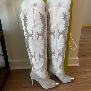 Gianni Bini White Rhinestone cowgirl boots